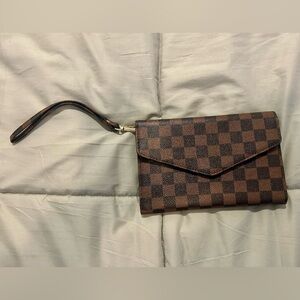 Checkered Brown Wristlet Clutch NWOT